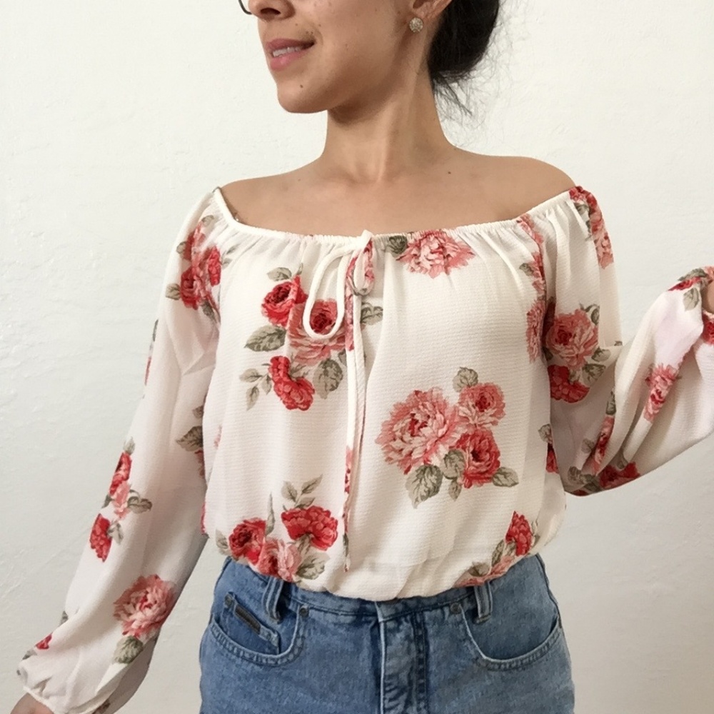 One left small ❗️NWOT Off shoulder floral crop top - Picture 2 of 4